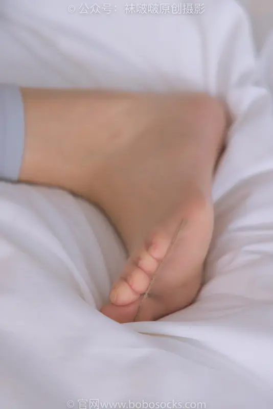 [BoBoSocks袜啵啵]NO.186 小甜豆稚予-瑜伽裤、运动鞋、肉丝（裤里丝:小甜豆油亮脚尖透明款；稚予一双五指袜肉丝，一双普通肉丝脚尖透明款） - BoBoSocks袜啵啵